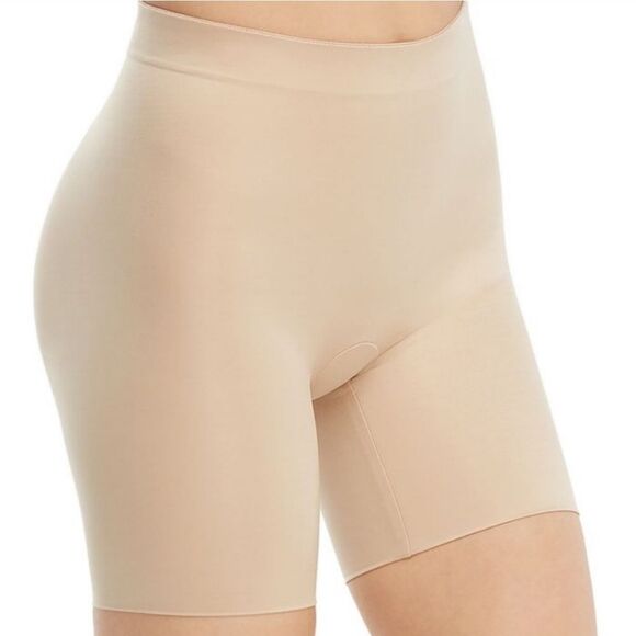 Spanx Suit Your Fancy Booty Booster Mid-thigh Short - Picture 3 of 3